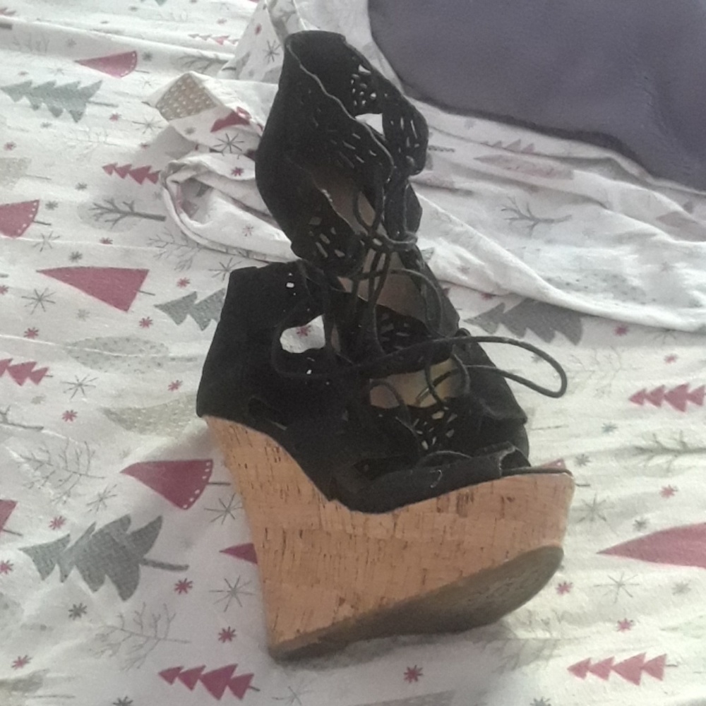Shoes - Picture 2 of 2